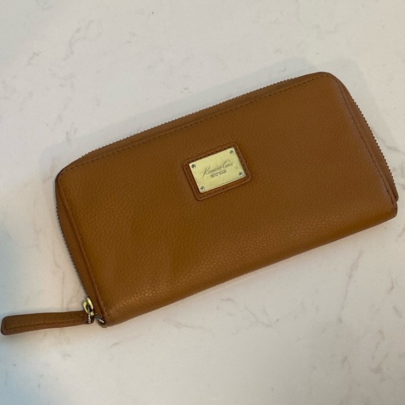 Kenneth Cole New York beige zip around accordion  wallet - Picture 1 of 13